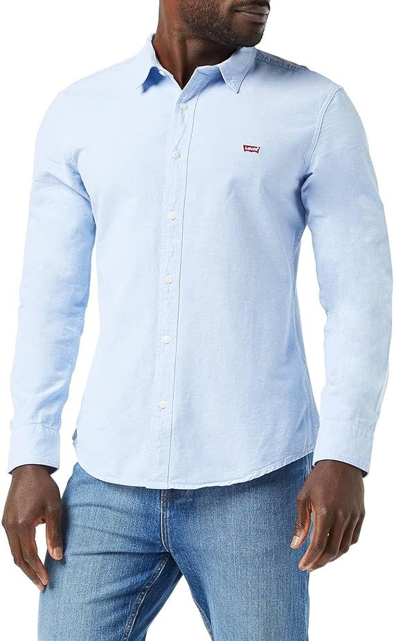 La camisa de Levi s que mas compran los hombres de 40 anos para ir a trabajar porque es bonita elegante y comoda