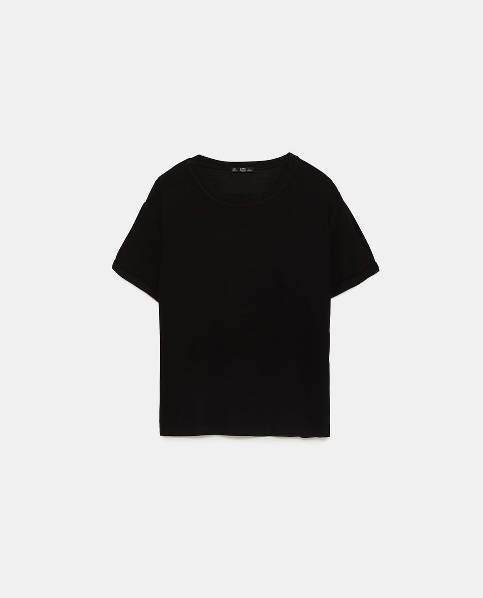 Clothing, T-shirt, Black, Sleeve, Crop top, Top, Neck, Blouse, Shirt, Jersey, 