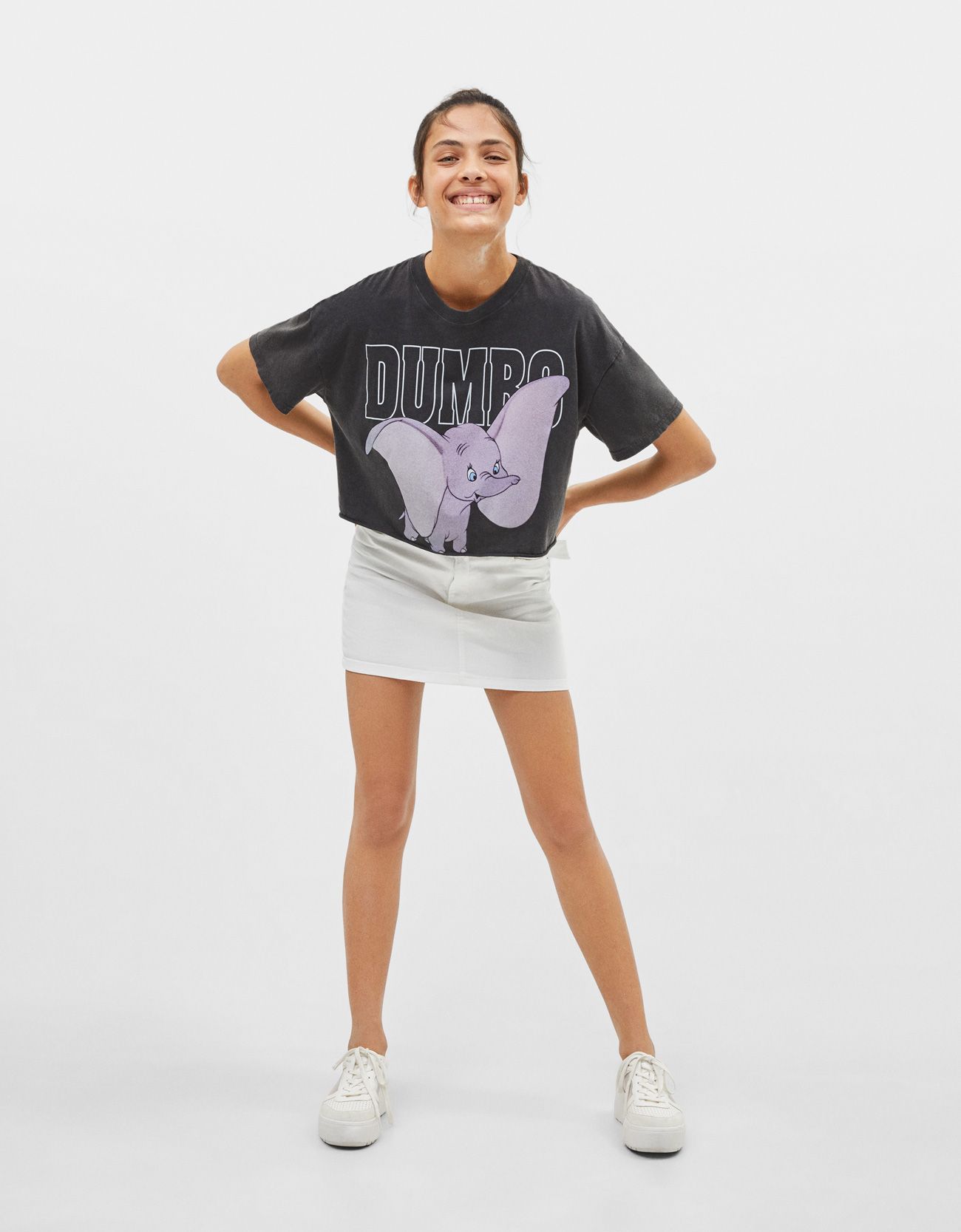 La camiseta 'cropped' Dumbo que lanzado Bershka es todo lo que necesitas darle la bienvenida al buen