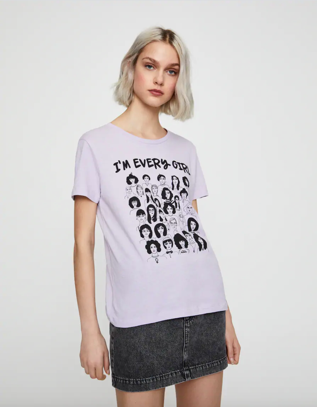 Pull Bear tiene unas camisetas con mensaje feminista