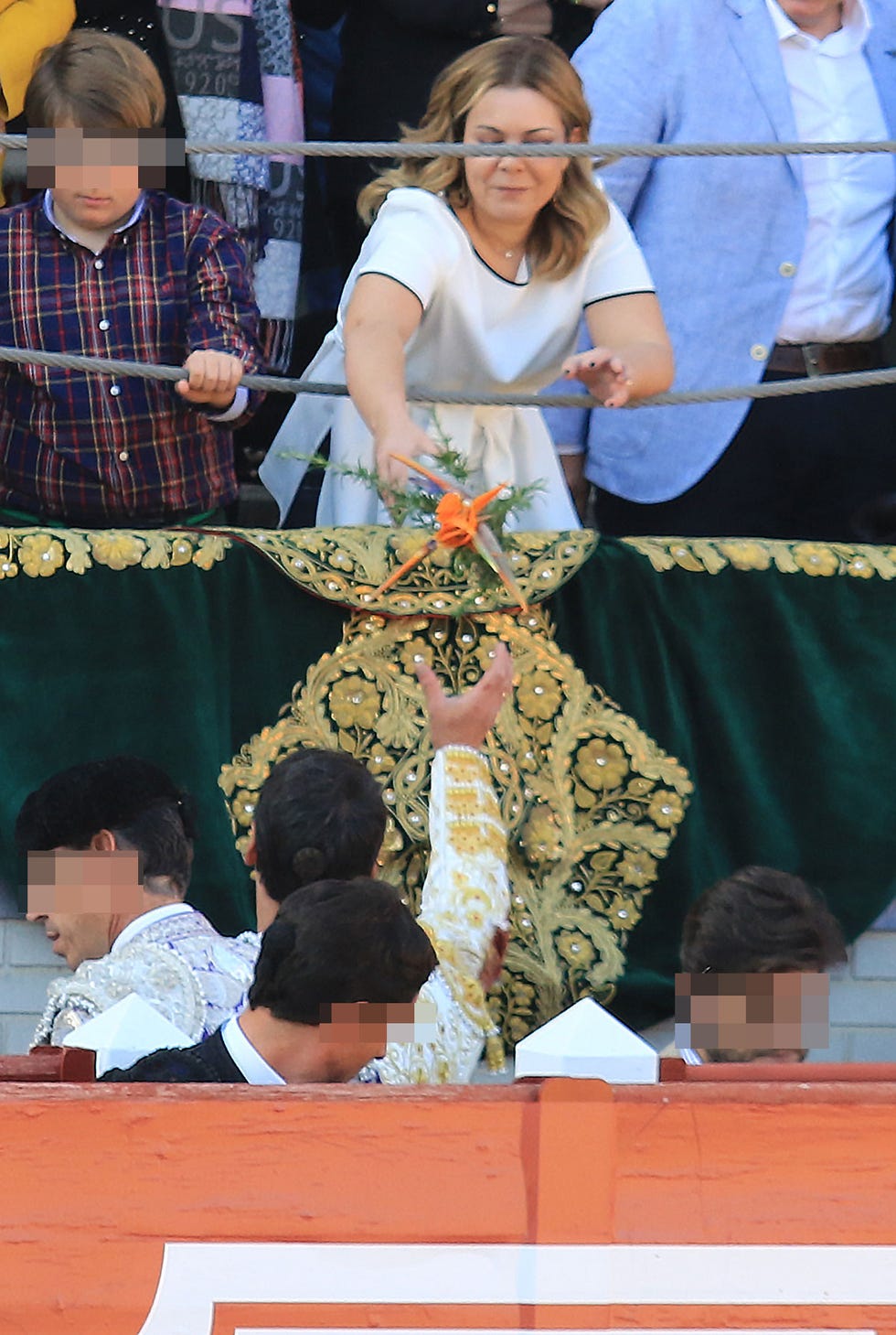 María José Campanario arropa a Jesulín en su vuelta a los ruedos