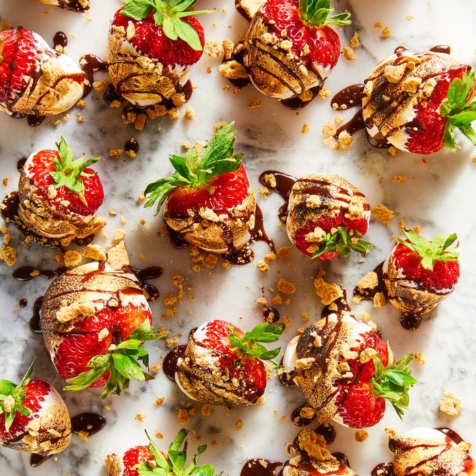 strawberries with toasted marshmallow and graham crackers