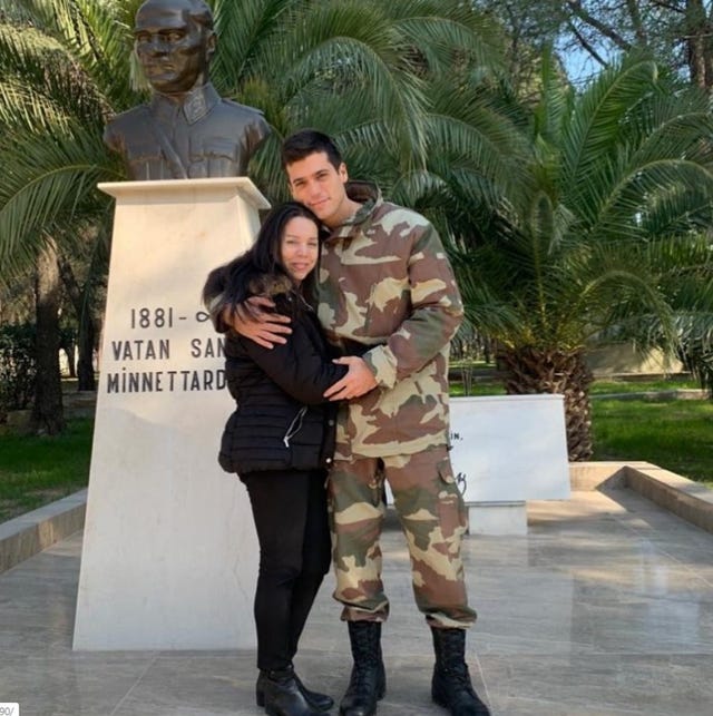 can yaman y su madre güldem