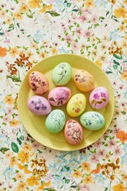 can you eat dyed easter eggs