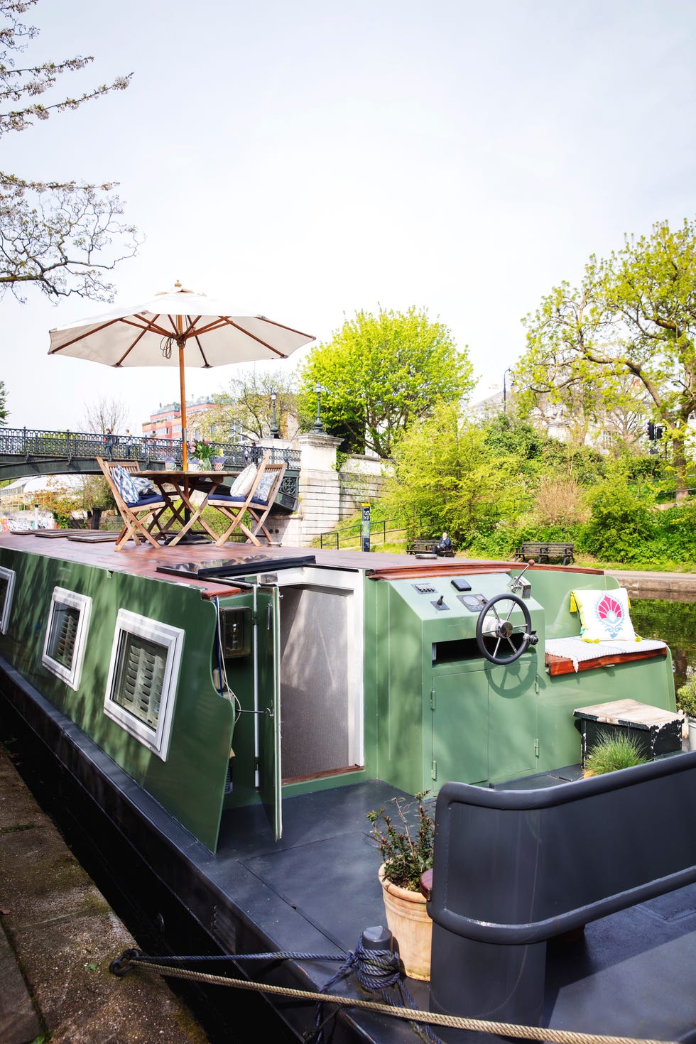 rooftop canal boat deck and lower stern deck with built in seating