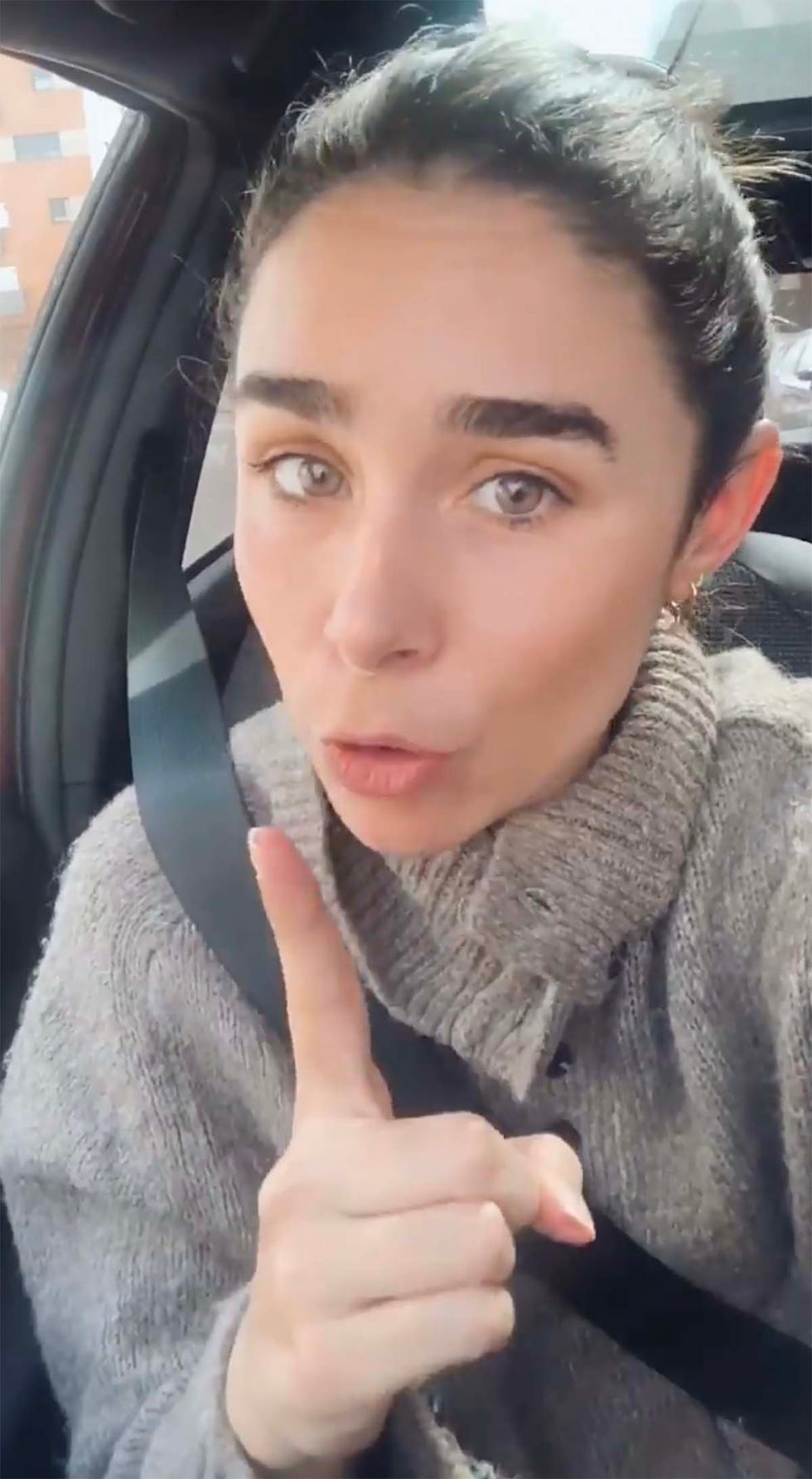candela serrat muy critica