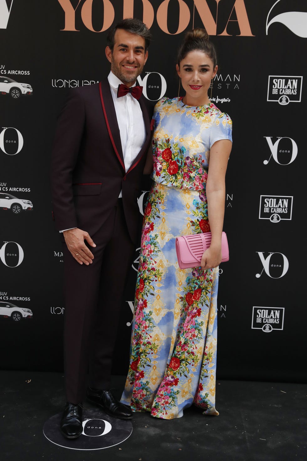 Carpet, Fashion, Dress, Red carpet, Premiere, Event, Fashion design, Flooring, Formal wear, Suit, 