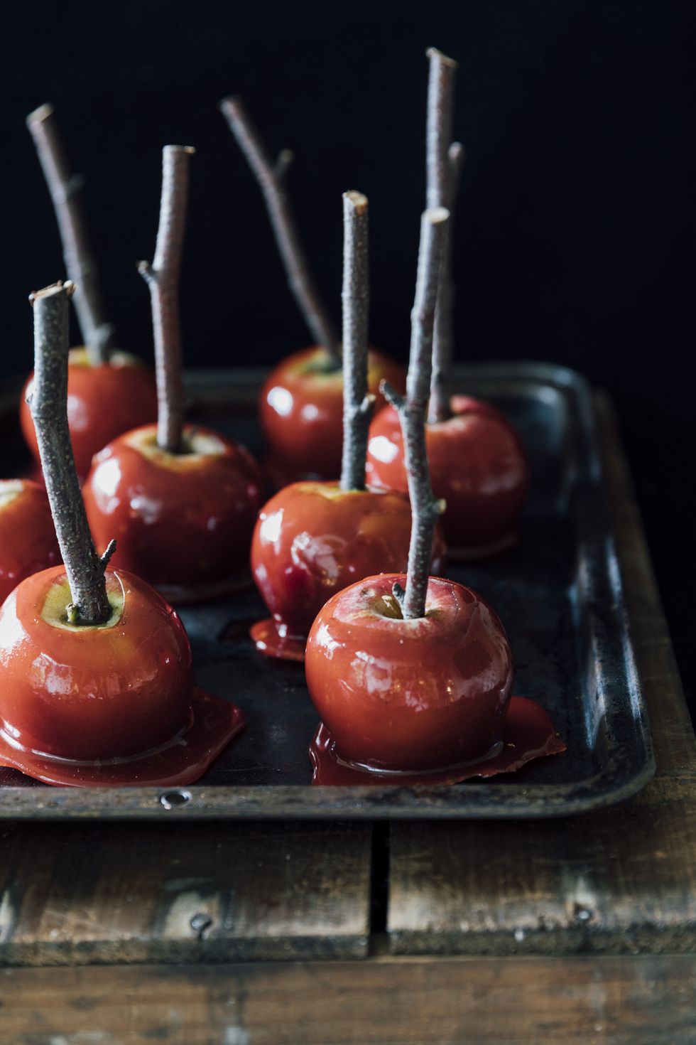 make candy apples fall date idea