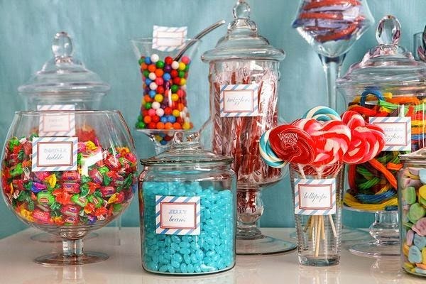 Candy Bar con chucherías en tarros de cristal