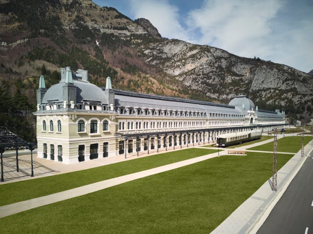 canfranc hotel