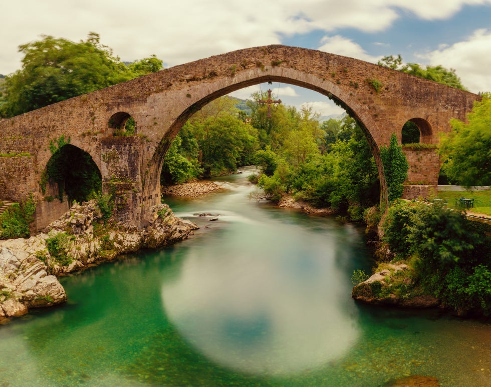 cangas de onis puente medieval
