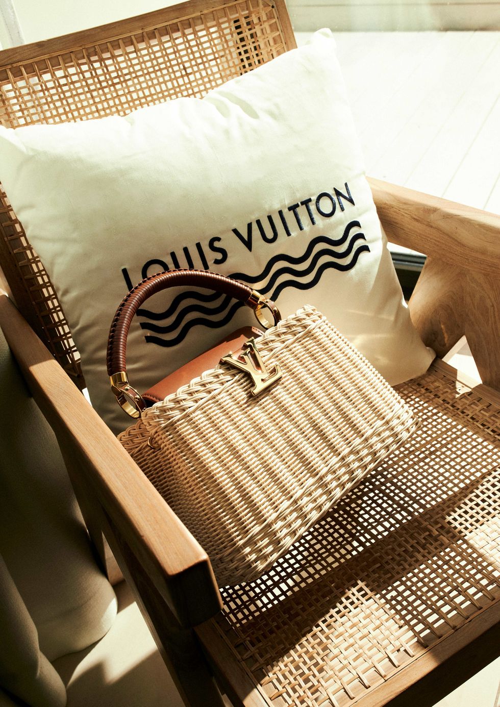 Louis Vuitton acaba de lanzar los complementos más importantes de este  verano