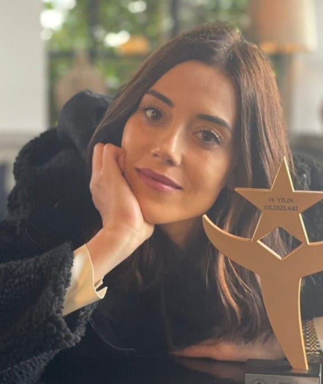 cansu dere premio