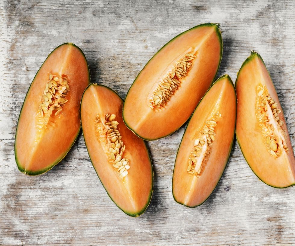 melón cantalupo, 30 alimentos ricos en vitamina c que incluir en tu dieta