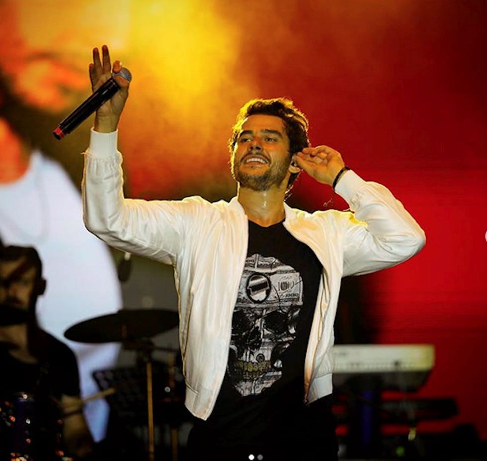 cem belevi cantante