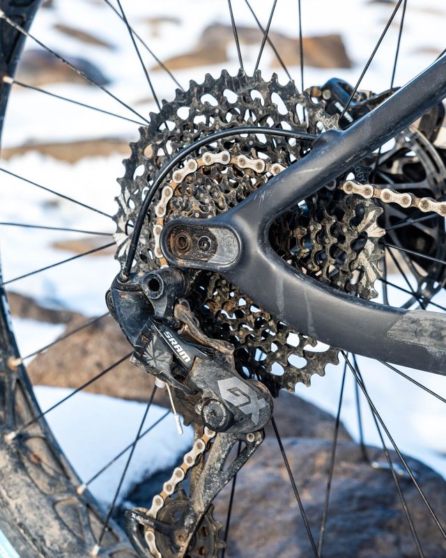Bicycle wheel, Bicycle part, Bicycle tire, Spoke, Tire, Bicycle, Wheel, Bicycle drivetrain part, Automotive tire, Rim, 