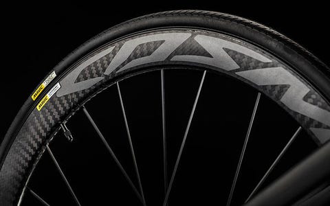 Bicycle tire, Tire, Bicycle wheel, Bicycle part, Wheel, Black, Spoke, Automotive tire, Rim, Auto part, 