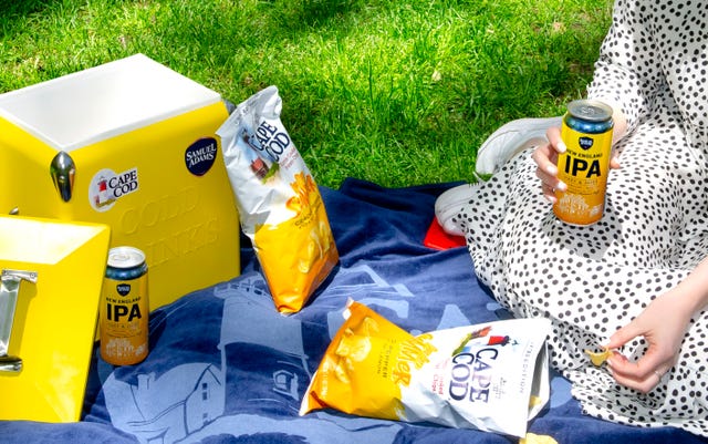 Yellow, Water, Picnic, Inflatable, Recreation, Leisure, Drink, 