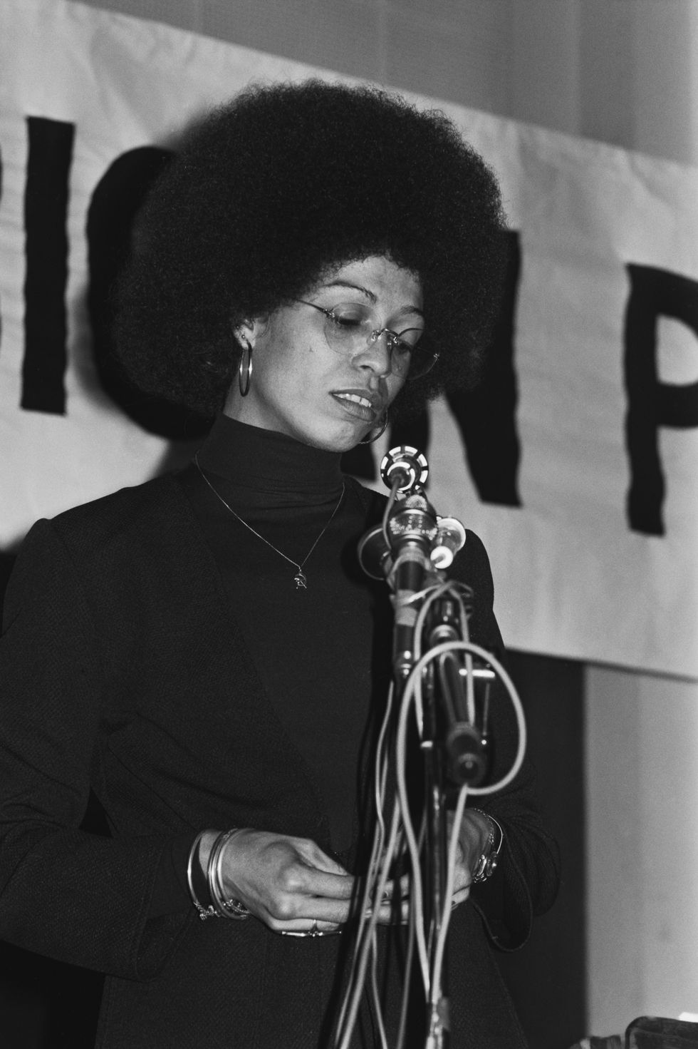 american political activist, angela davis, speaking at an anti apartheid rally at friends house, euston, london, 13th december 1974 davis is in london to campaign for the release of political prisoners in south africa photo by keystonehulton archivegetty images