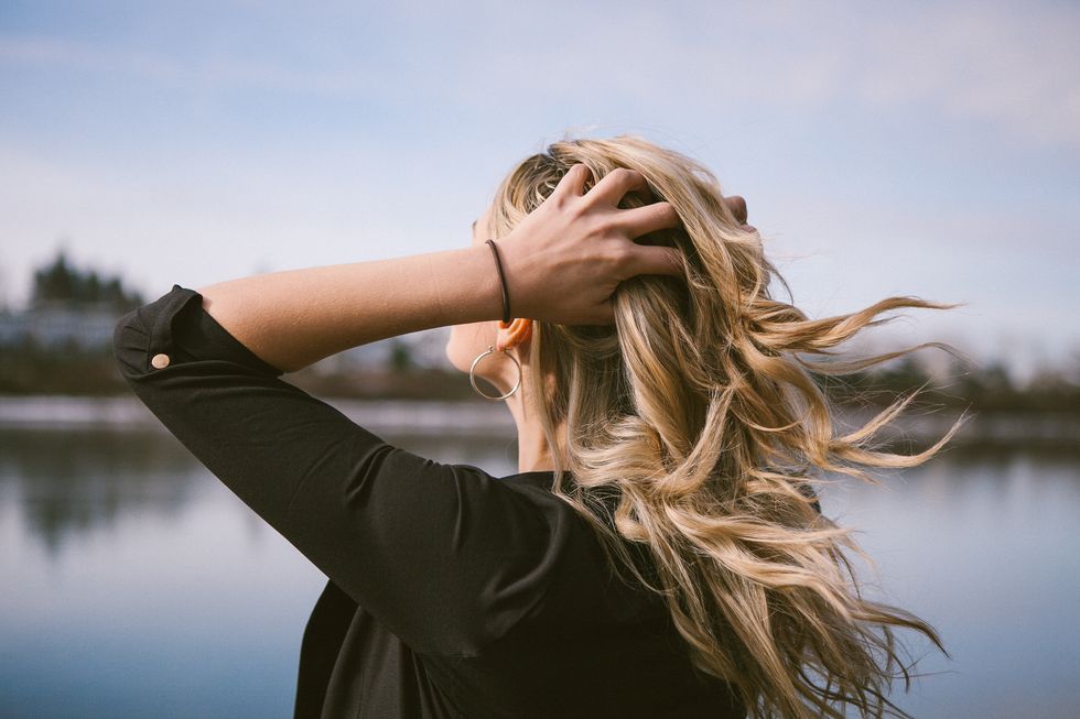 Hair, People in nature, Blond, Long hair, Hairstyle, Water, Beauty, Sky, Yellow, Surfer hair, 