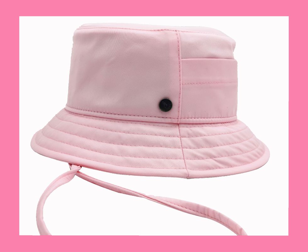 ottobre rosa 2021, nel mese della prevenzione contro i tumori femminili anche la moda autunno inverno si unisce tra shopping in pink e progetti di sensibilizzazione