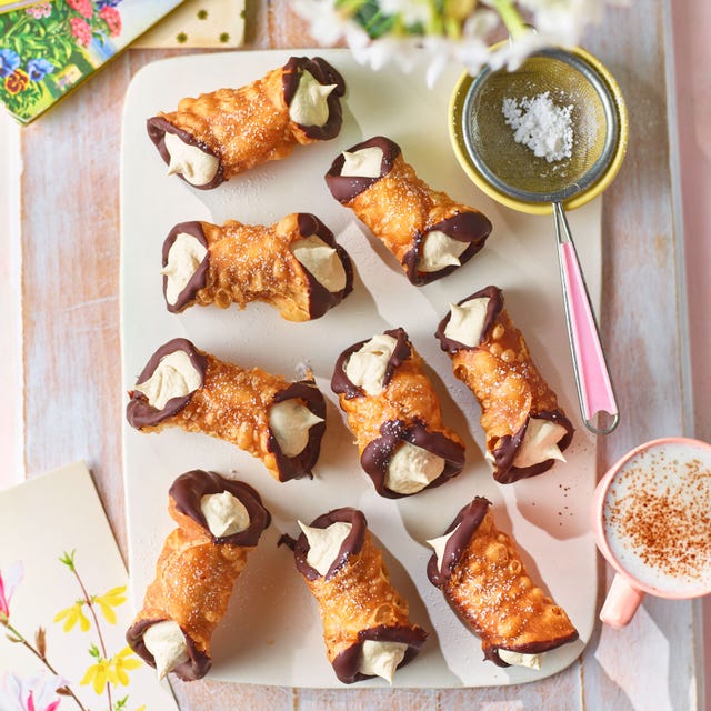 cappuccino cannoli