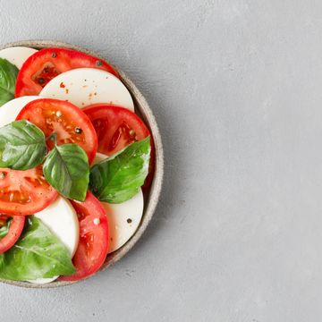 pomodo mozzarella fa bene