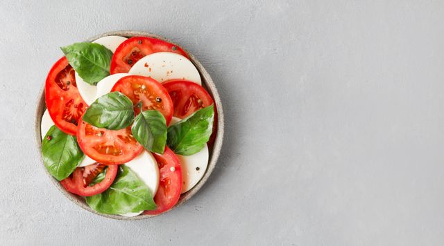 pomodo mozzarella fa bene