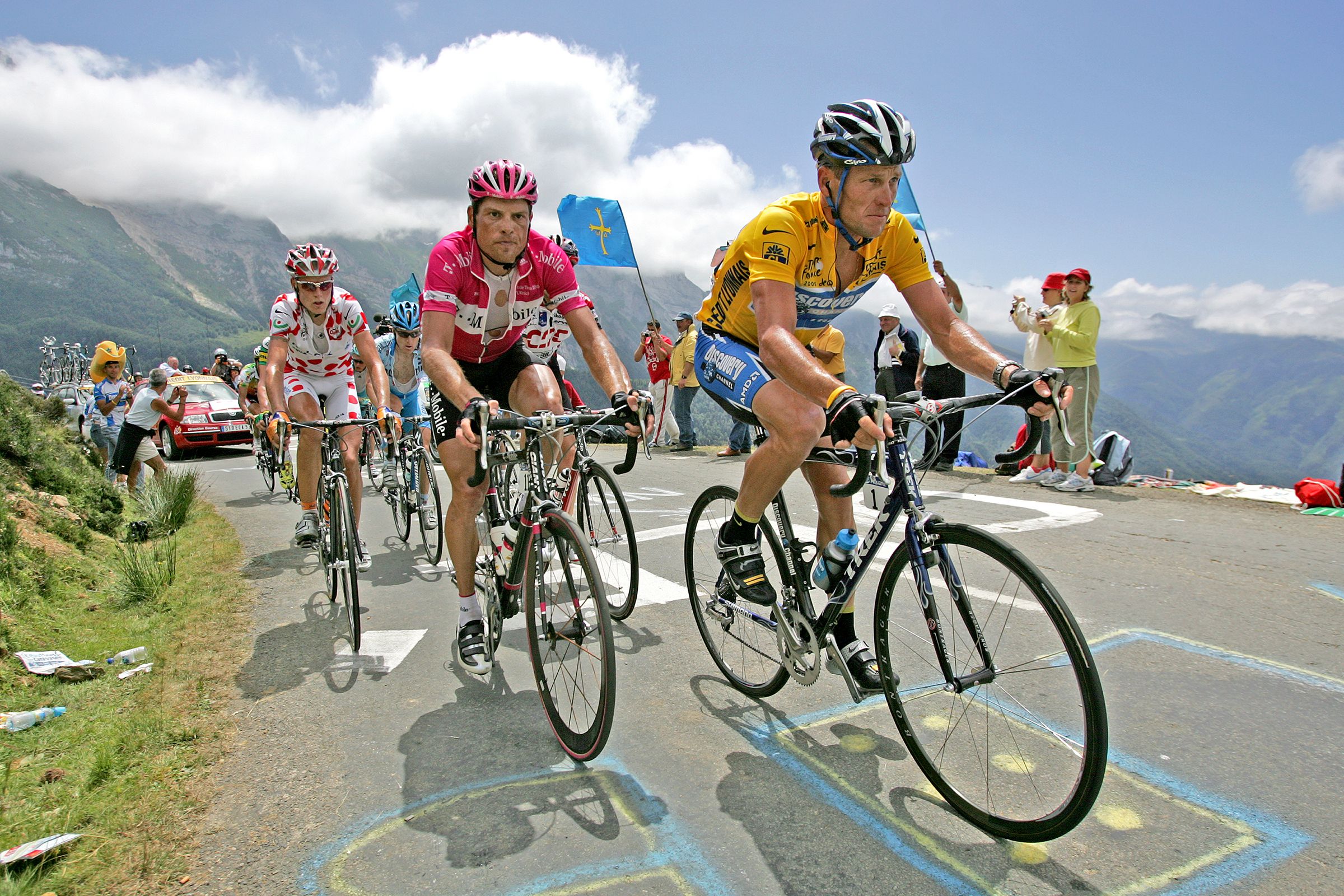 Caption_ Lance Armstrong and Jan Ullrich riding up mountain Credit_ Elizabeth Kreutz.JPG