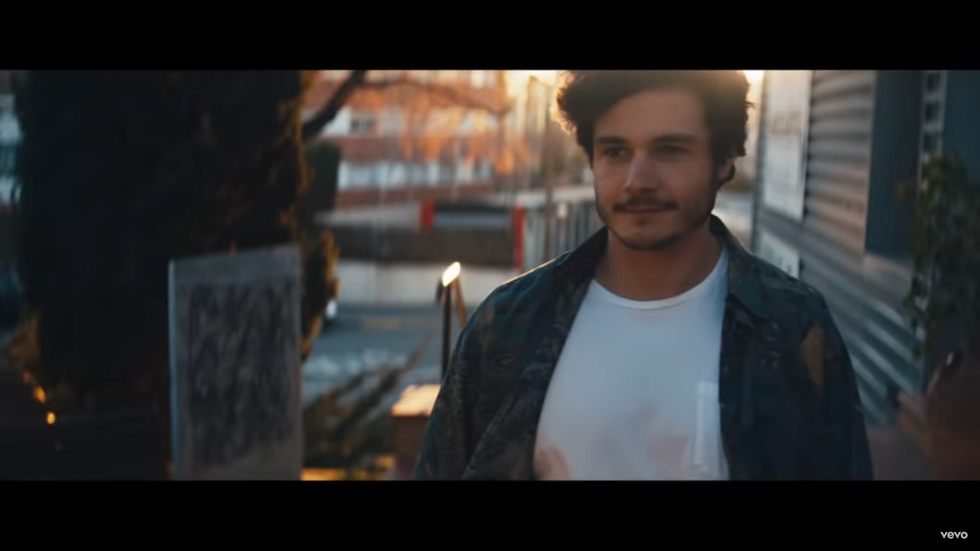 Snapshot, Movie, Human, Screenshot, Action film, Cool, Scene, Photography, Temple, Digital compositing, 