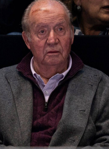 El rey Juan Carlos reaparece con una herida en la frente