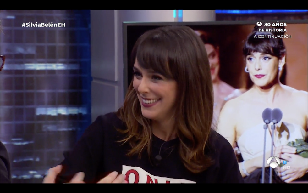 Snapshot, Smile, Black hair, Photo caption, Television program, Eyelash, Media, Happy, Scene, 