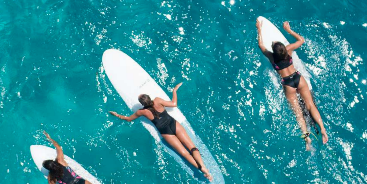 200 mujeres surfistas diseñan bikinis y bañadores de