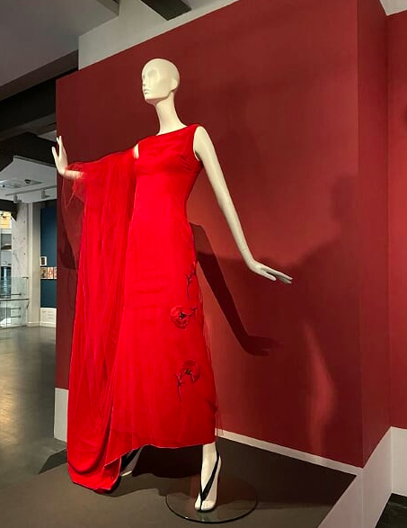 vestido vitorio  luchino rojo