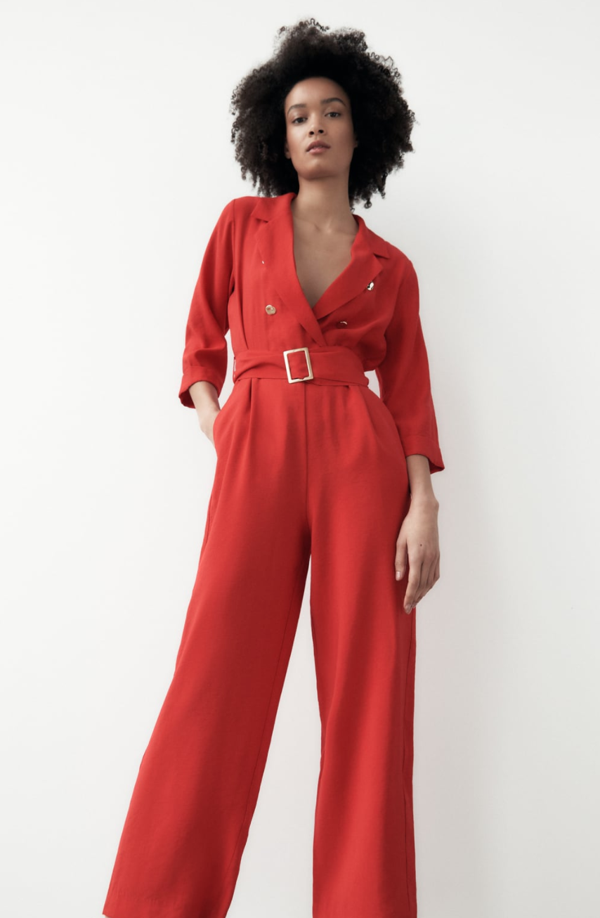 El rojo de Zara ideal para invitadas