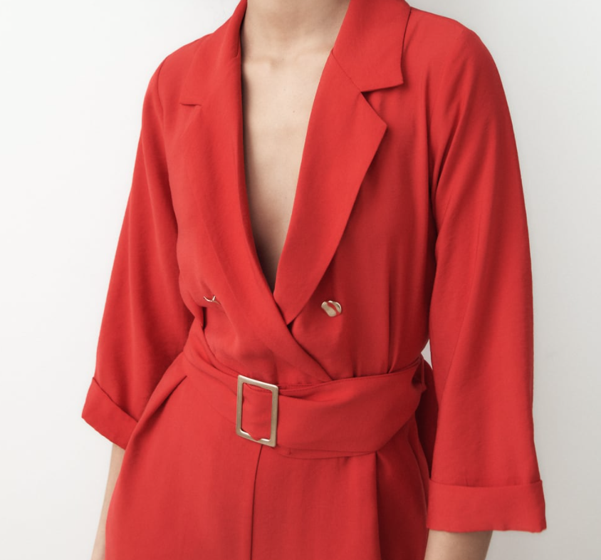 El rojo de Zara ideal para invitadas
