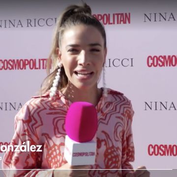 flora gonzález presentando la cosmopolitan summer party 2022