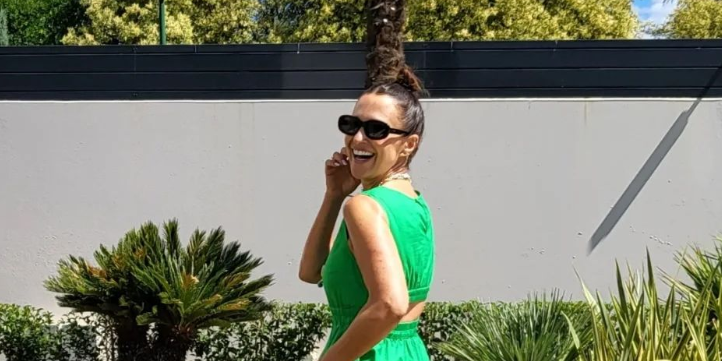 Paula Echevarría tiene ese vestido verde midi que parece un dos piezas y es de lo más fresquito