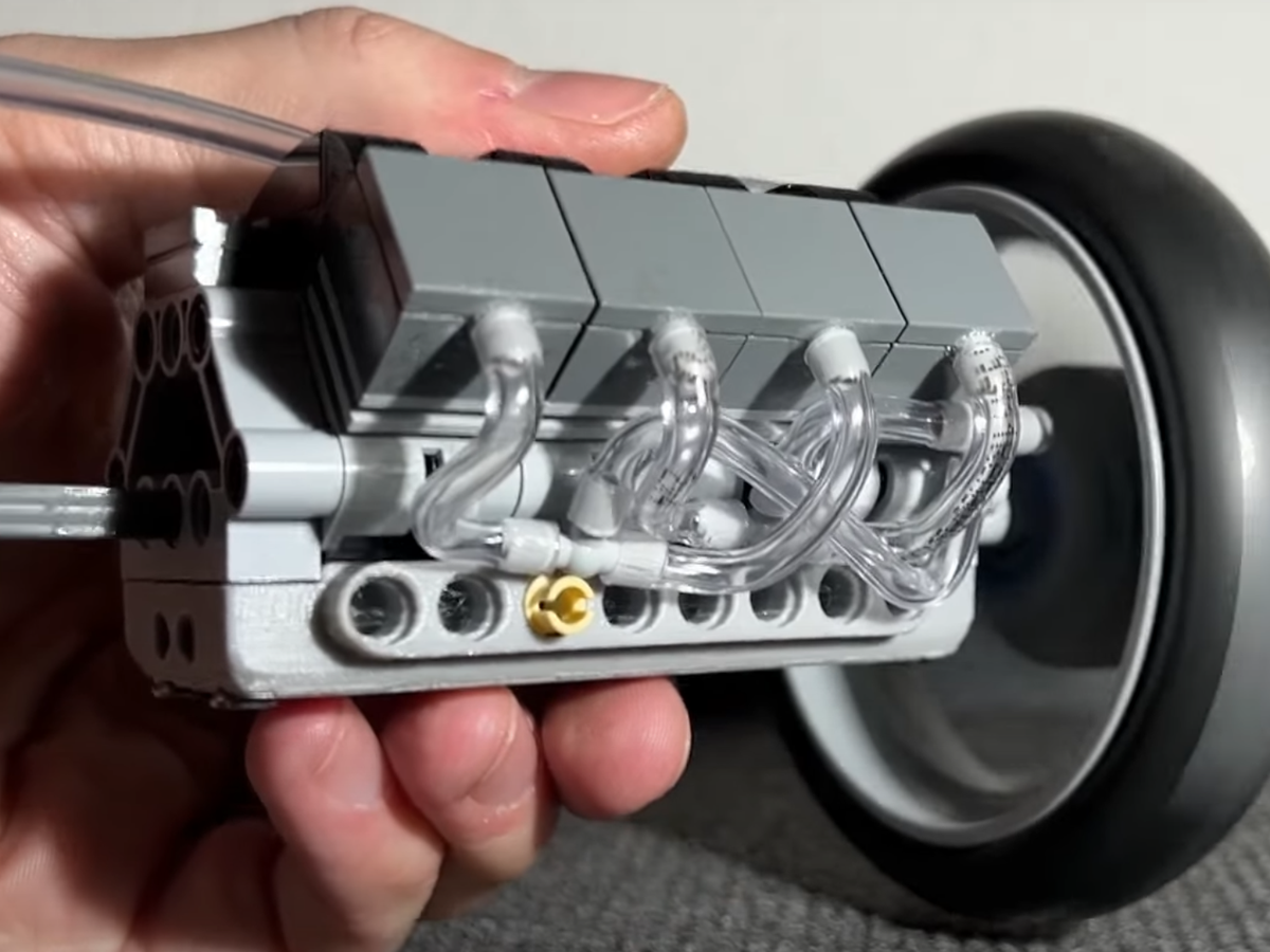 El V8 de Lego más pequeño suena casi como un V8 real