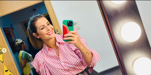 nuria roca con camisa de marca española en instagram