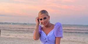 marta sánchez espectacular con vestido lila de invitada via instagram