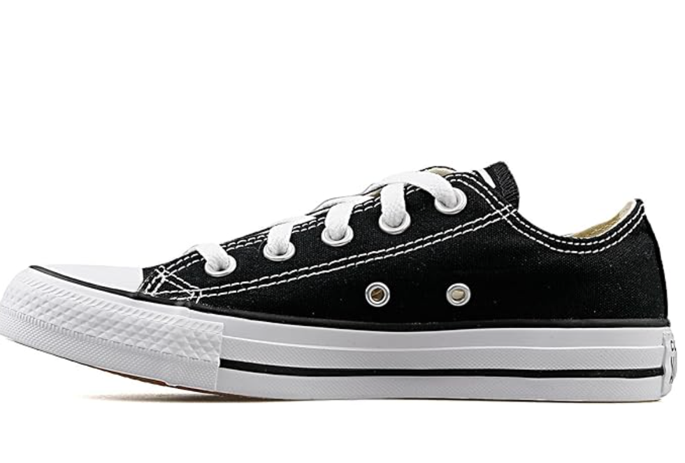 Las Converse en color negro que combinan con todo a 45 en Amazon