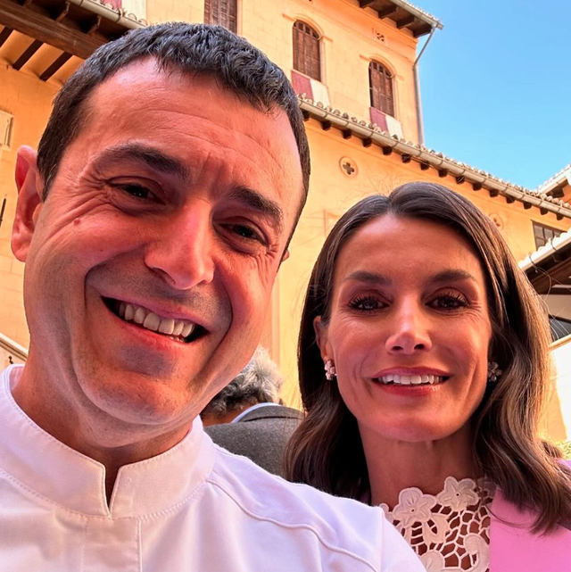 selfie del chef ricard camarena y la reina leticia