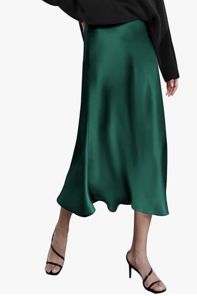 falda midi satinada verde de amazon