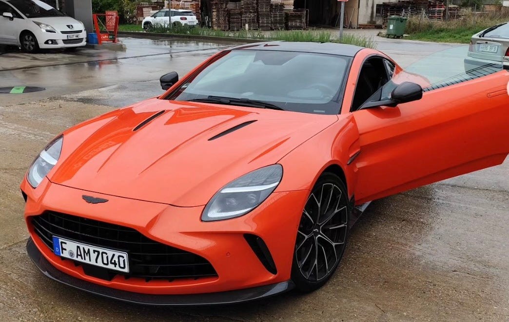 No soy James Bond ni Fernando Alonso, pero he conducido un Aston Martin y la sensación al volante es única