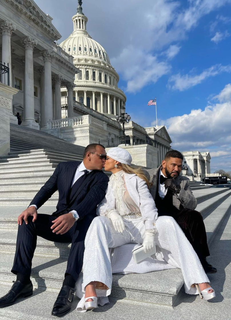 jennifer lopez kissing alex rodriguez