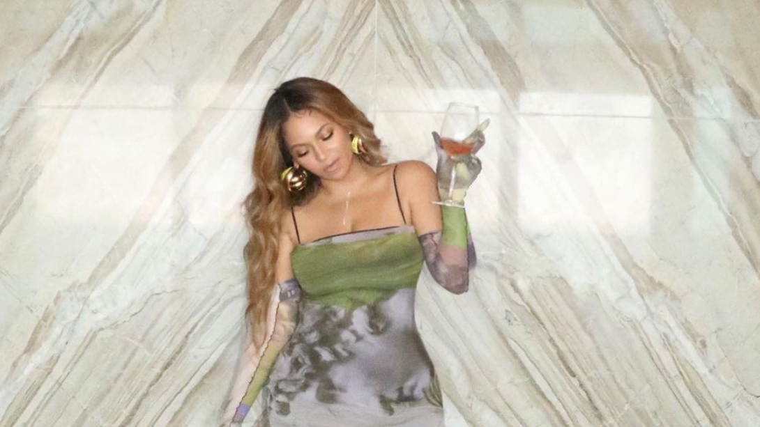 preview for 10 of Beyoncé’s Best Red Carpet Looks