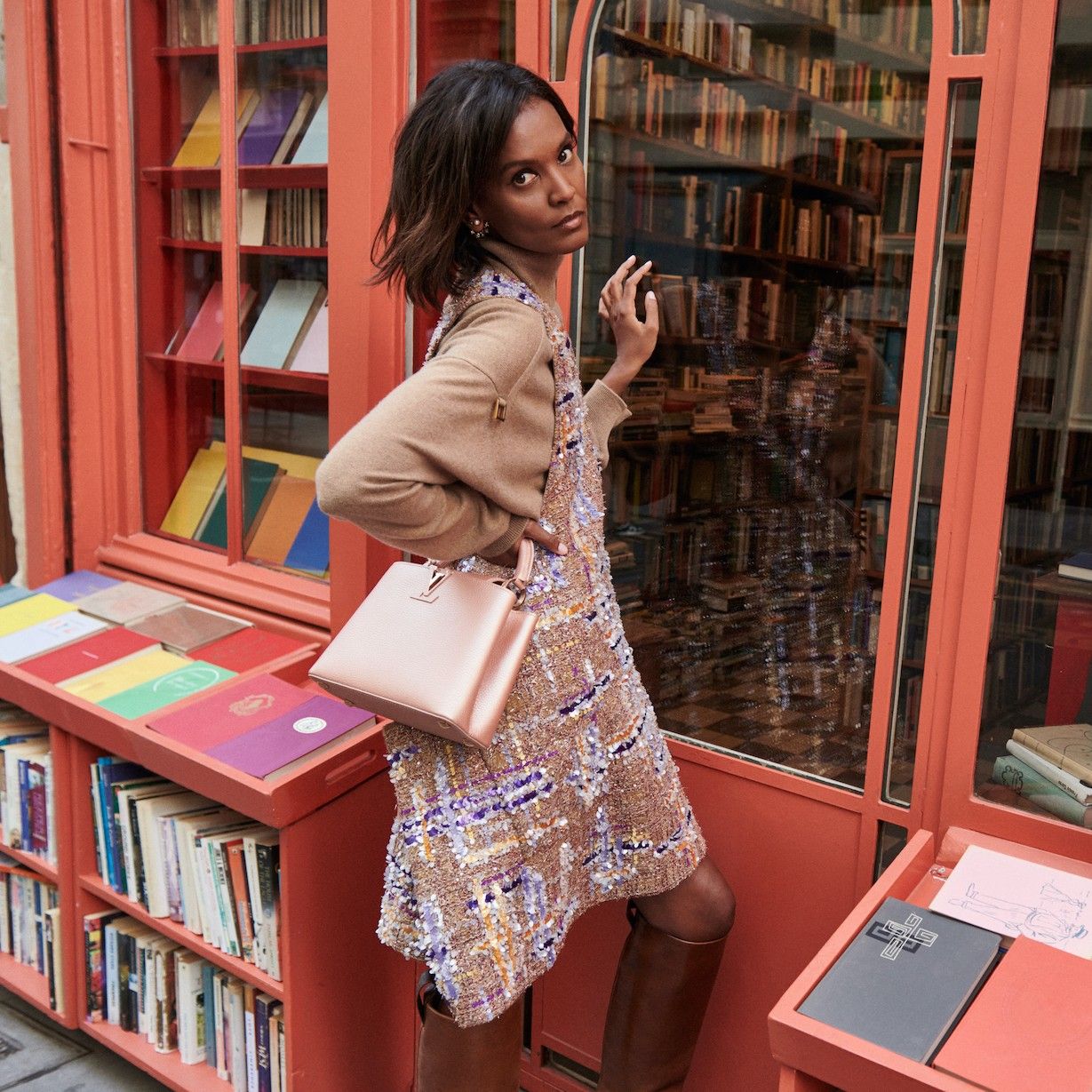 Louis Vuitton adapta su emblemático bolso a la mujer del presente