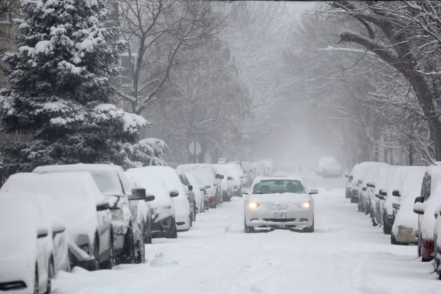 powerful winter storm hits chicago area