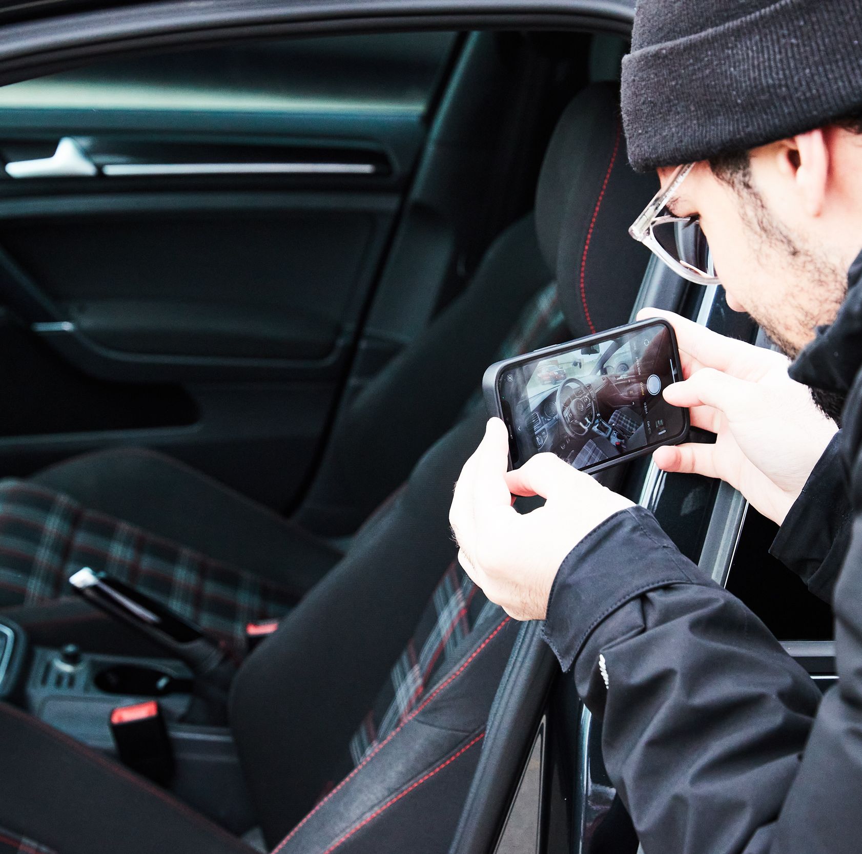 Great Photos Are the Key to Selling Your Car. Here's How to Take Pro-Level Pics